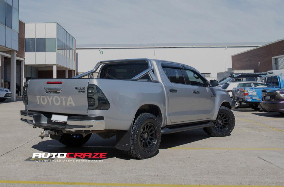 TOYOTA HILUX N80 4WD VICTIM MATTE BLACK
